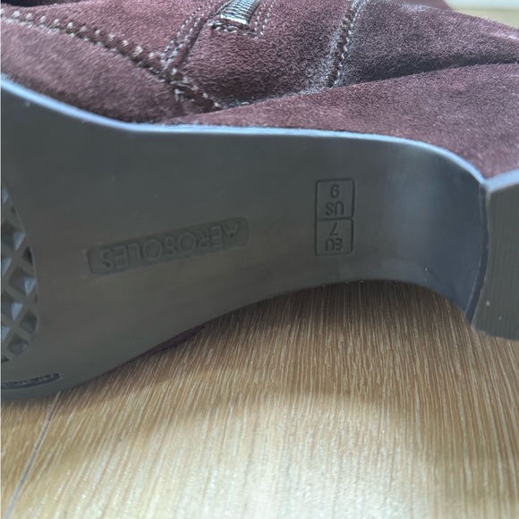 Womans Suede Boots. - Picture 2 of 3